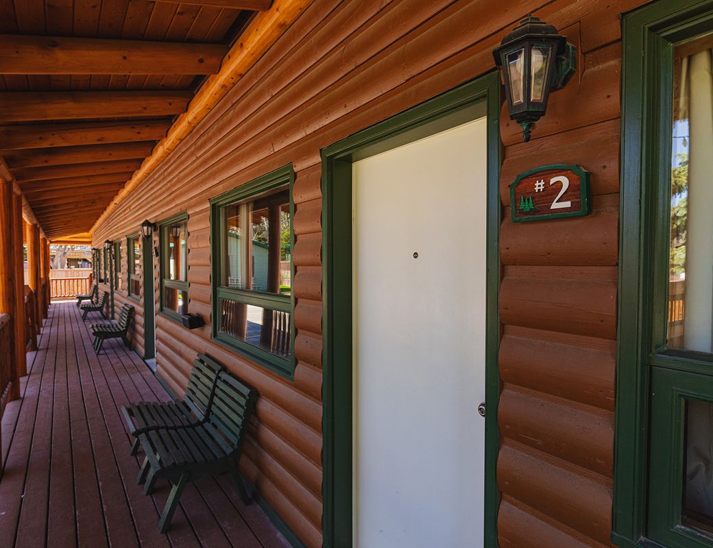 Overlander Mountain Lodge