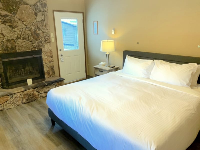 Sunwapta Falls Rocky Mountain Lodge