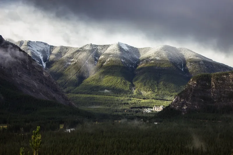 Panoramic mountain view surrounding Fairmont Banff Springs