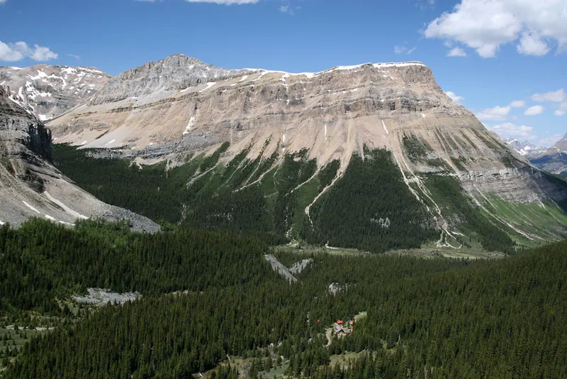 Aerial view of Skoki Valley with lodge and surrounding mountains